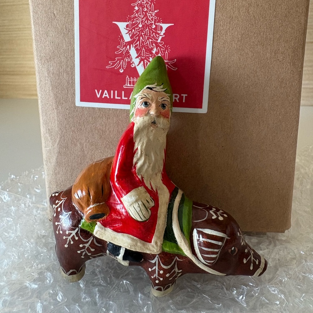 Signed by Judi Vaillancourt Santa on Pig Vaillancourt Folk Art #10